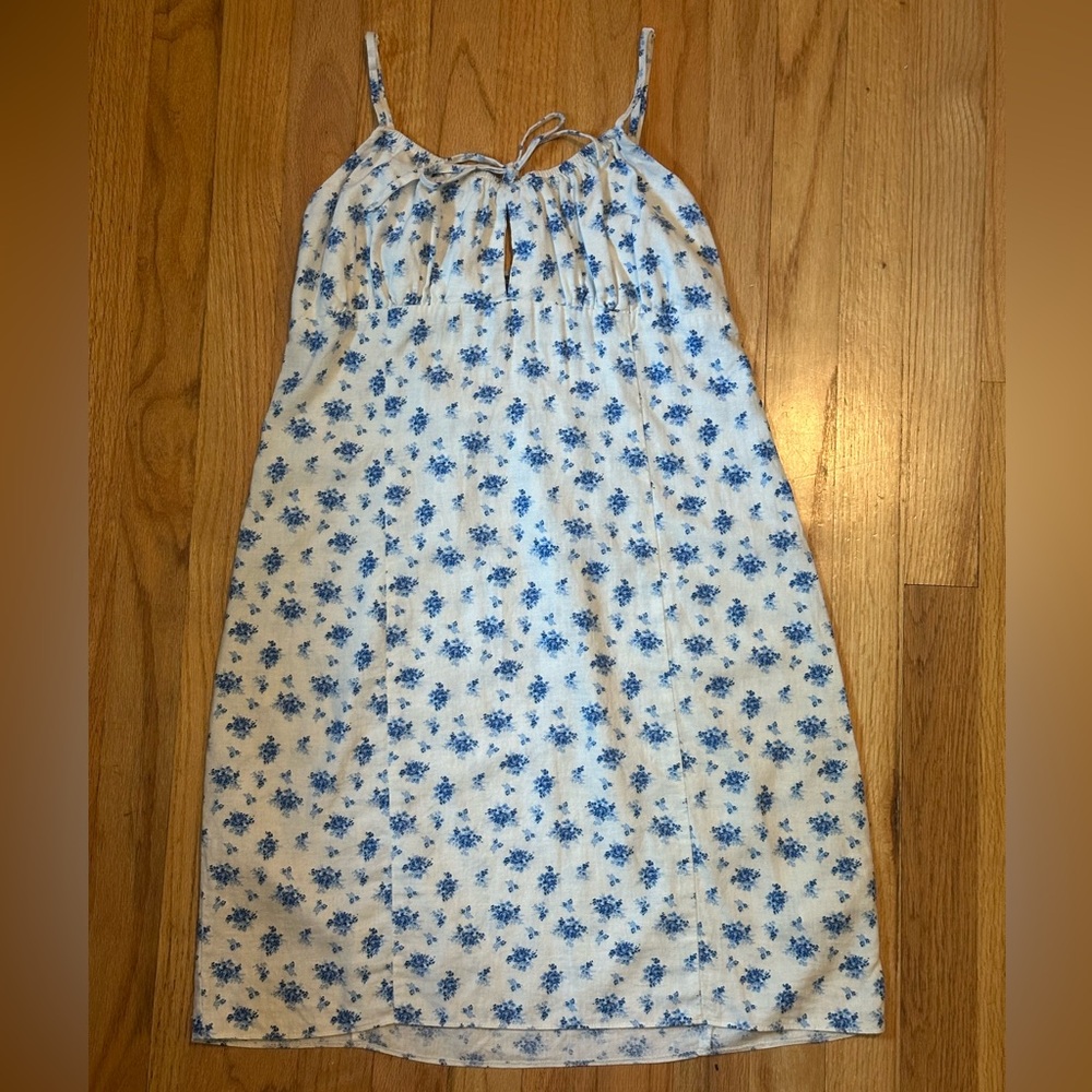 White & Blue Floral Dress - Picture 3 of 9